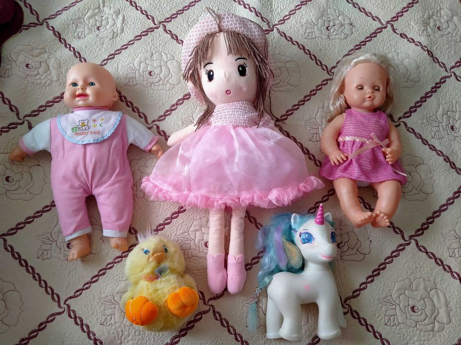 Продам игрушки куклы