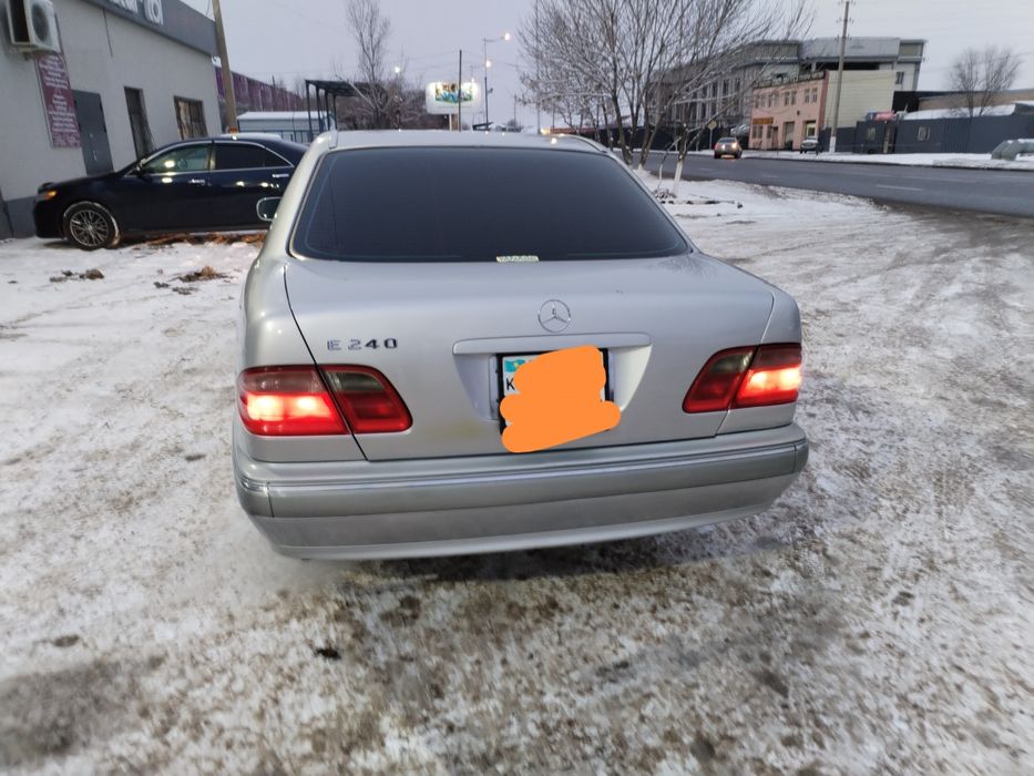 Задний стоп на мерседес 210