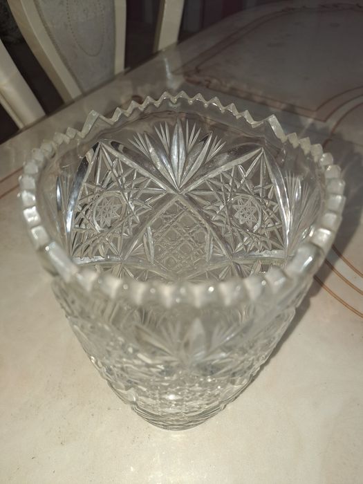 Хрустальная ваза