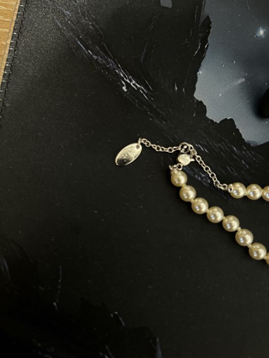 Colier Vivienne Westwood Mini Bas Relief Pearl Choker