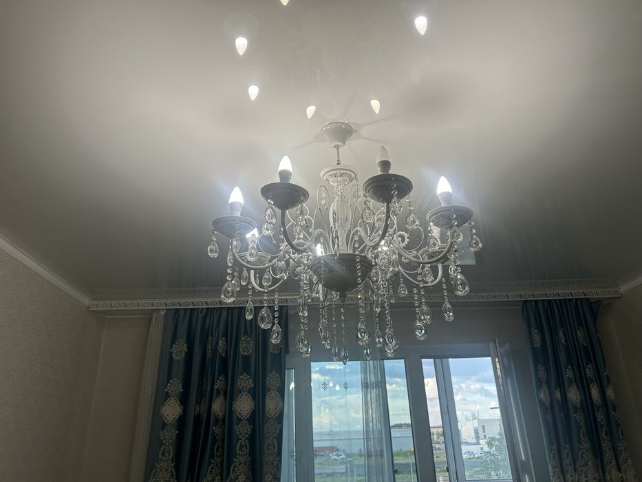 Люстра для гостинной.