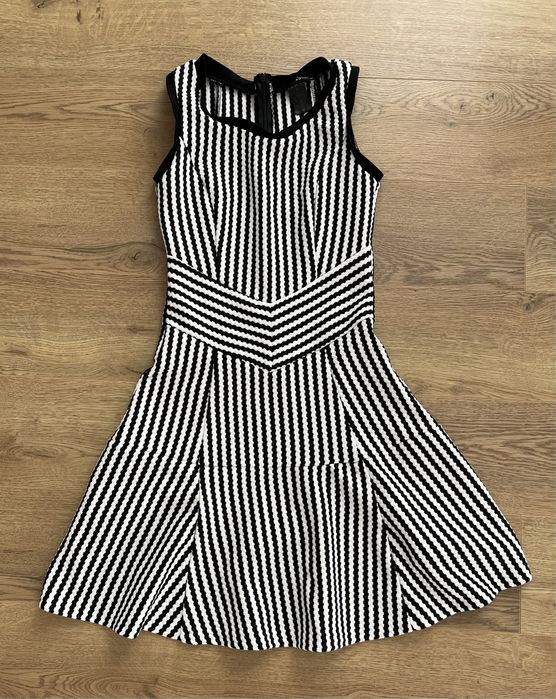 Официални и ежедневни рокли и гащеризони