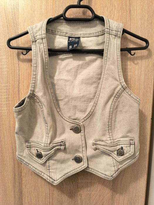 Дамски дънкови елеци с копчета в отлично състояние - 10 лв