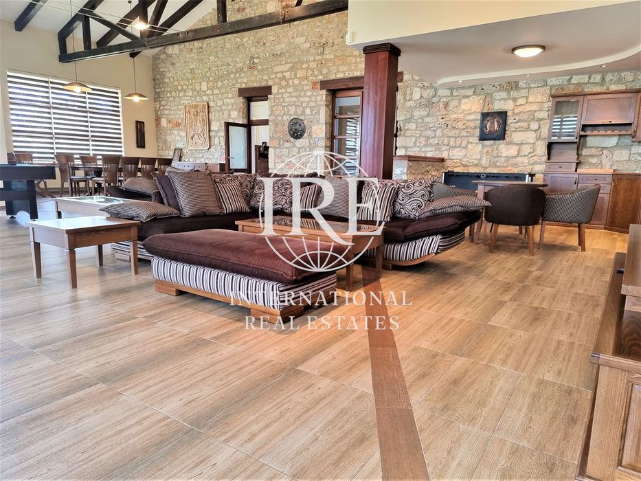 Забележителен имот в тоскански стил на брега на морето! Спираща дъха