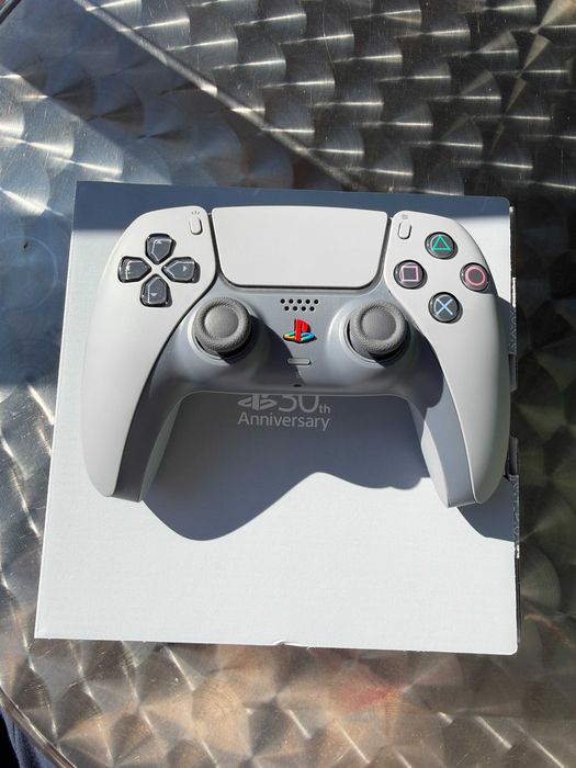Sony DualSense 30th Anniversary Limited Edition, Sony DualSense Charging Station