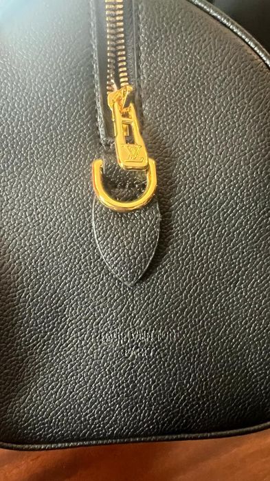 Дамска чанта на louis Vuitton