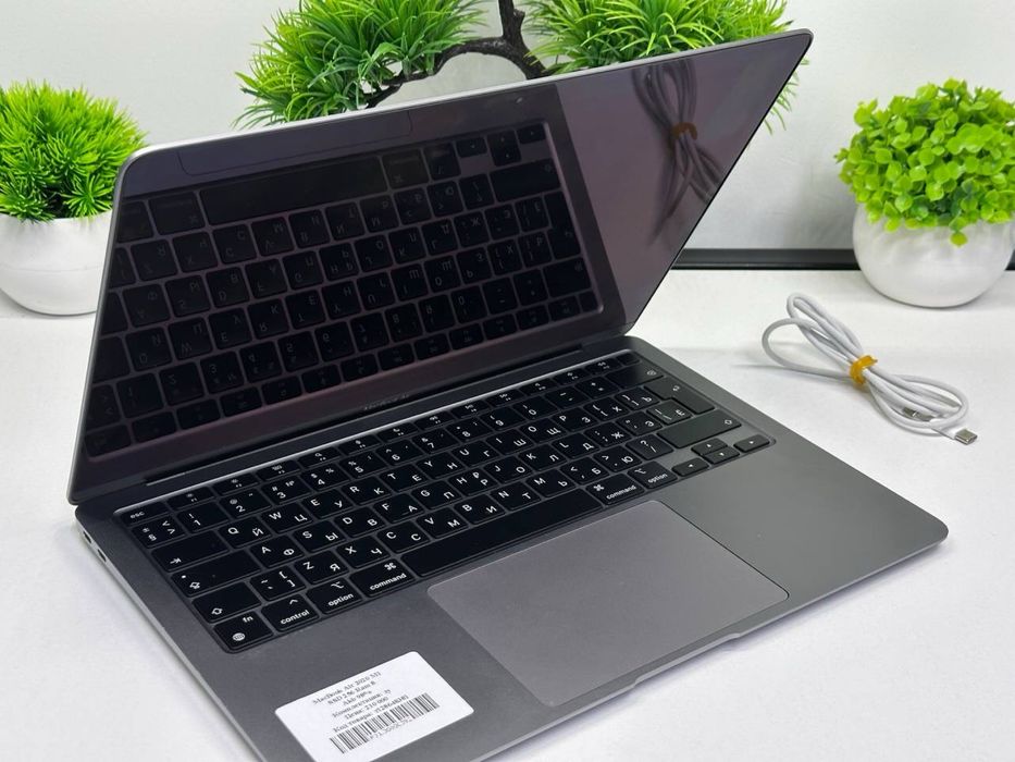 MacBook Air 2020 M1 SSD 256 Ram 8..