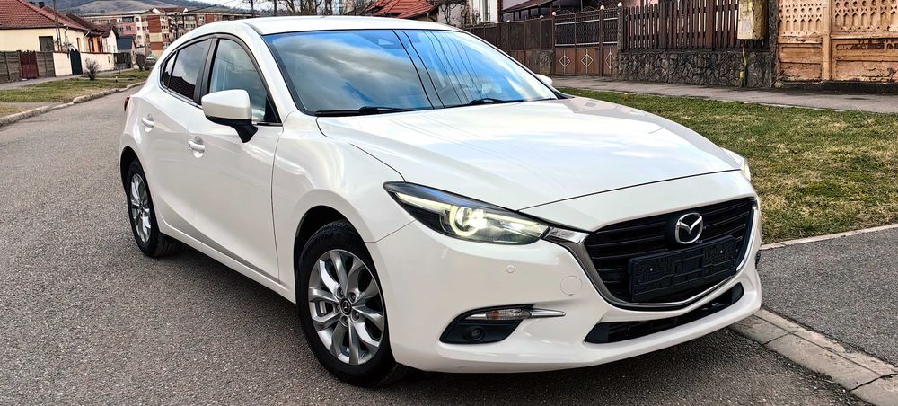 Mazda 3 AUTOMAT * Euro 6 * BOSE * Head-Up Display * Xenon+ LED