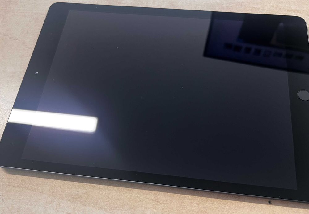 Apple iPad 10.2-inch 32GB (generatia 7, wifi si cellular)