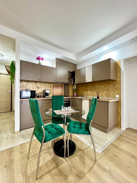 Inchiriez apartament regim hotelier Cosmopolis