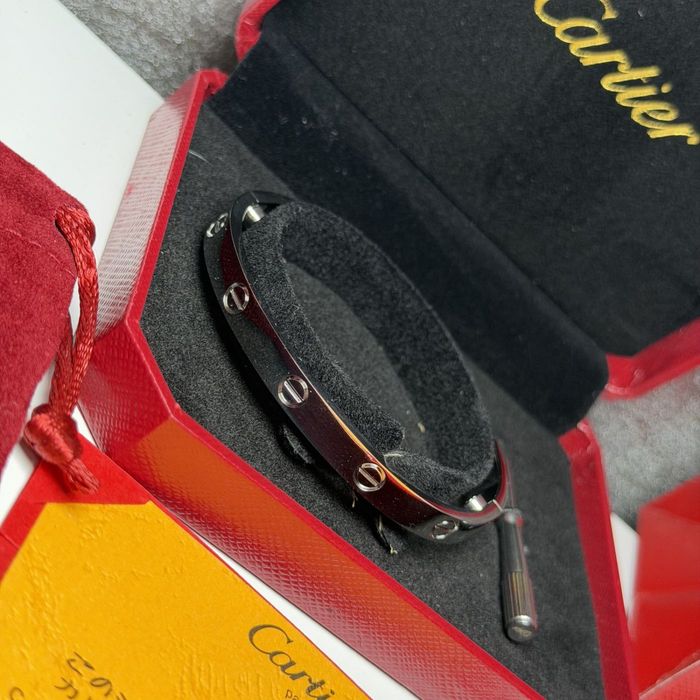 Гривни Cartier, Van Cleef