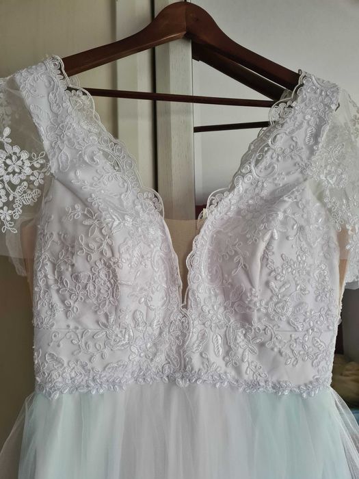 Rochie mireasa cu tull
