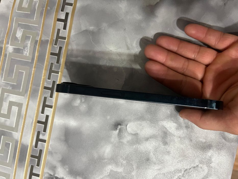 Айфон 13 в идеальном состояние