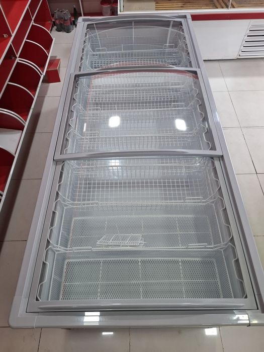 Новый огромный морозилка