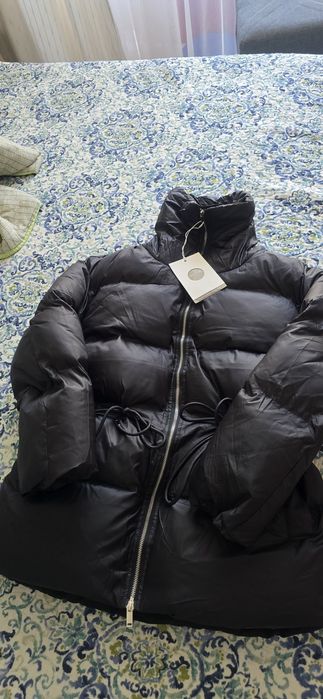 Продам  зимнюю куртку , размер Л