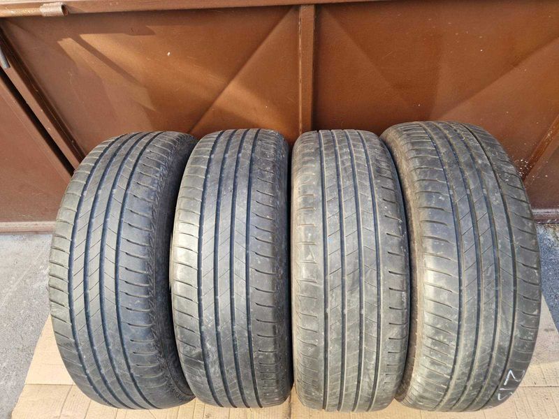 4 Bridgestone R17 215/60
летни гуми 
DOT4520