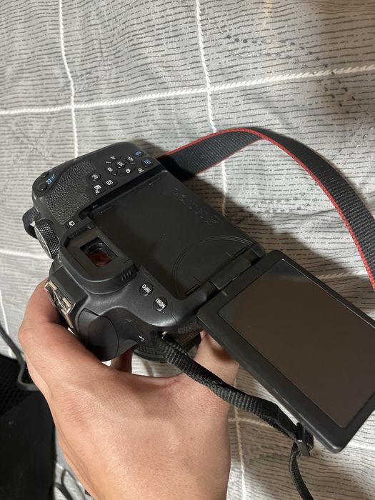Фотоапарат Canon 800d