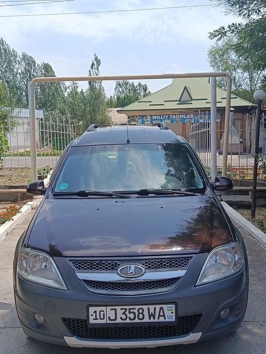 Lada Largus 2018