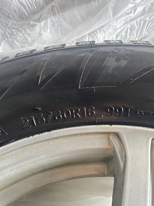 Продам зимние шины с дисками