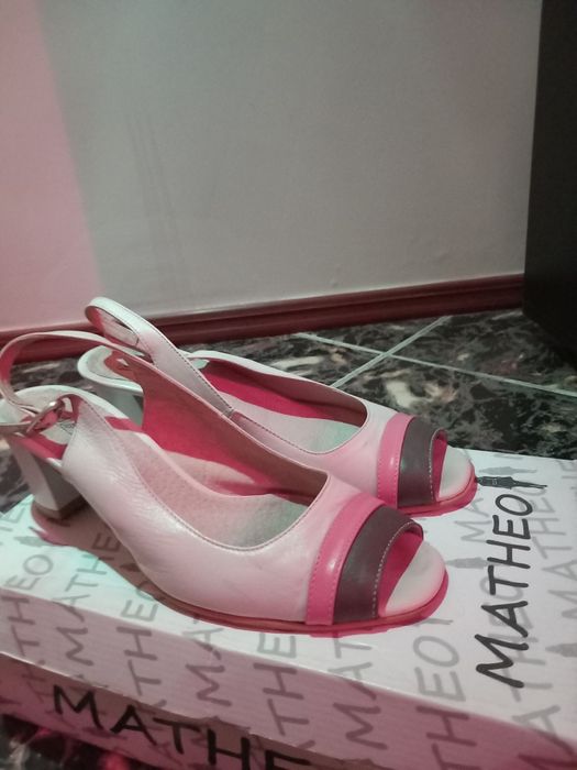 Sandale elegante din piele