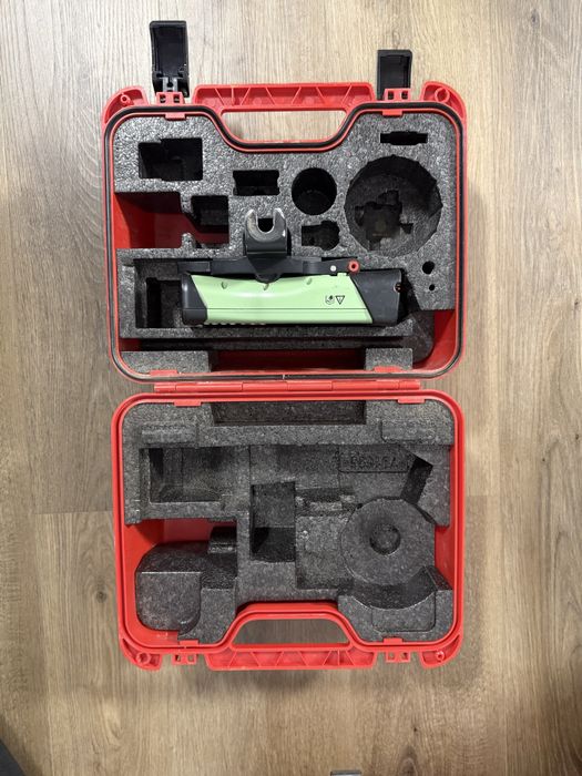 Leica TS12 R400 7”