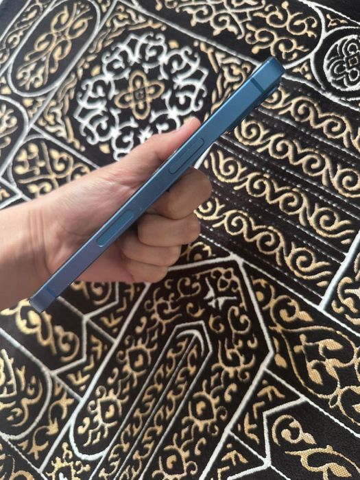 Продам Iphone 13 Blue