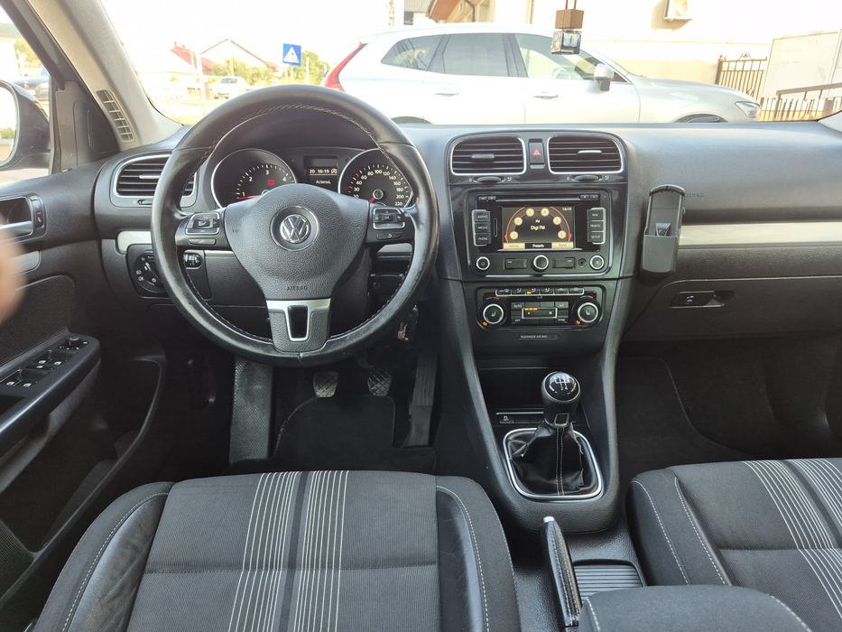 Golf 6 model Mach an 2013 mot 1.6 TDI 105 cp Euro 5