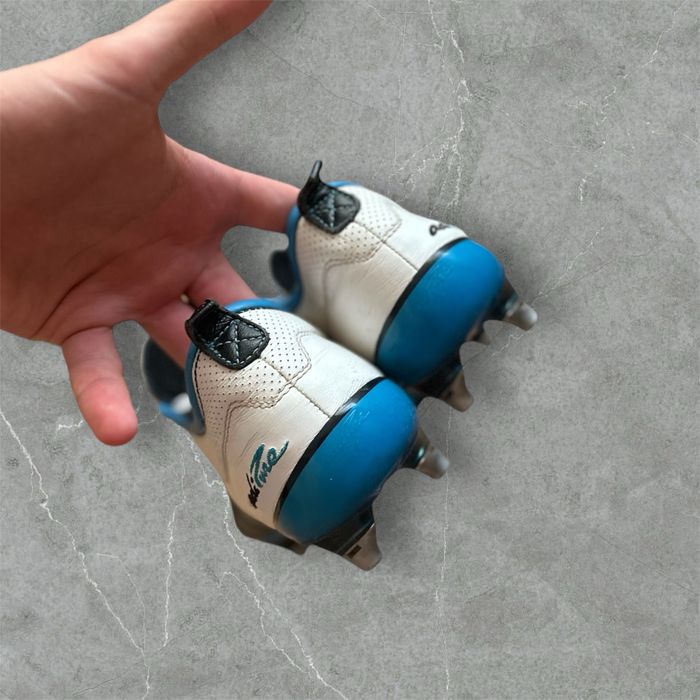 Ghete Fotbal Adidas Adipure 4 filet Barbati