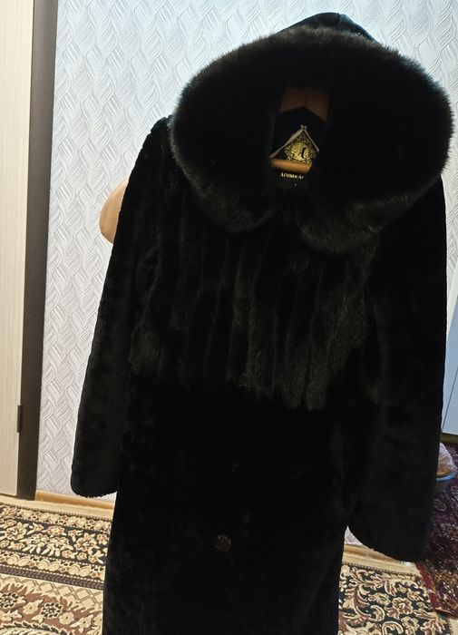 Продам парку, мутоновую шубу, куртку.