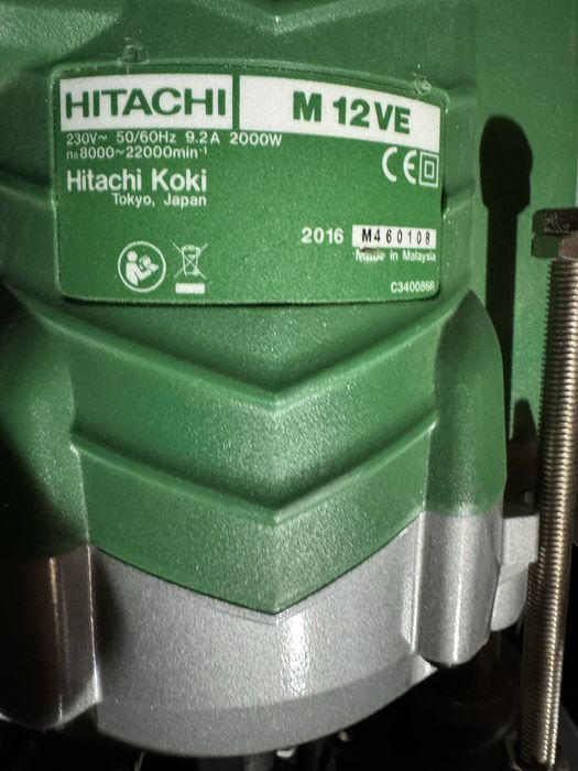 Hitachi freza lemn 2000W