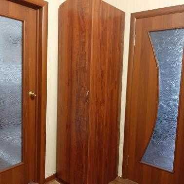 Мебель: шкаф-пенал , тумбочки