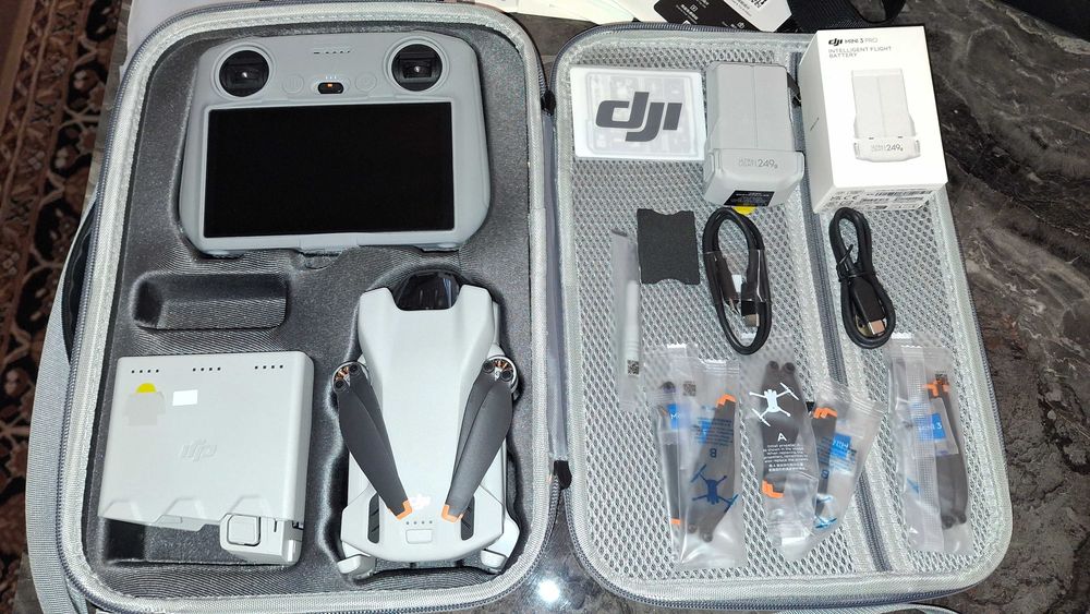 DJI Mini 3 Fly More Combo (DJI RC)