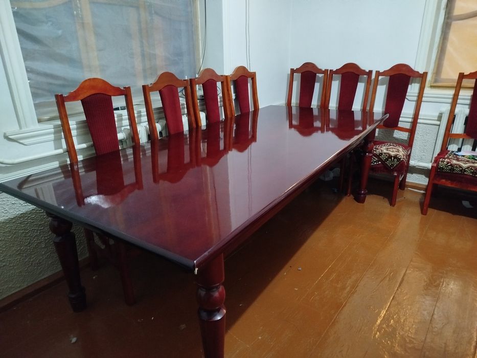 Stol stul na 12 person