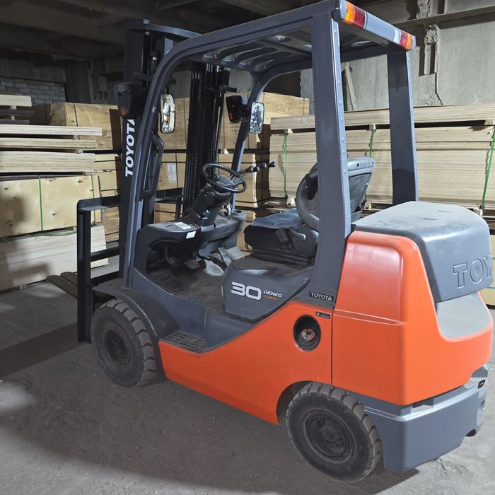 Продам вилочный погрузчик