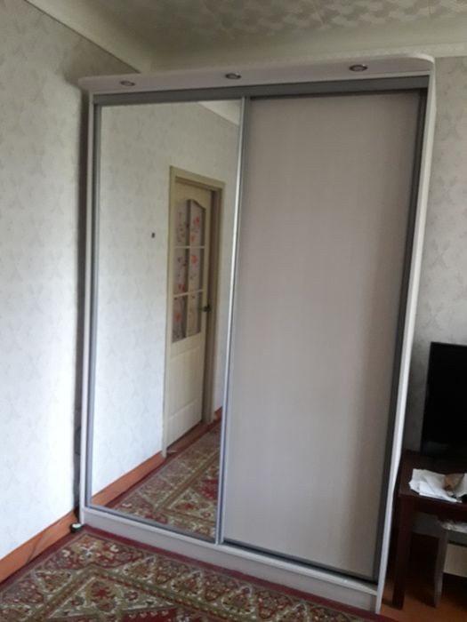 Продам отличный шкаф купе