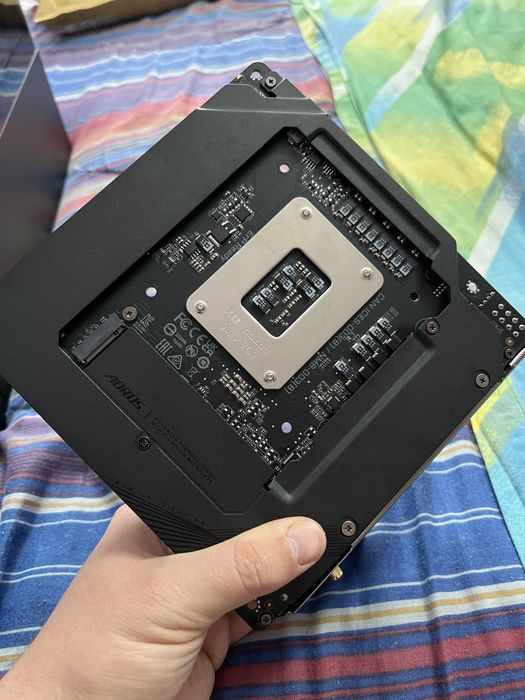 Placa de baza B760I Aorus Pro DDR5 + I513600K + contact Frame Garantie
