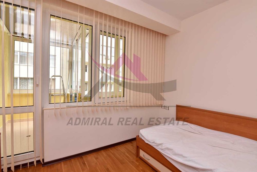 Дава се под наем Тристаен апартамент в Варна, Базар Левски - 100 кв.м за 600 € - Снимка #1