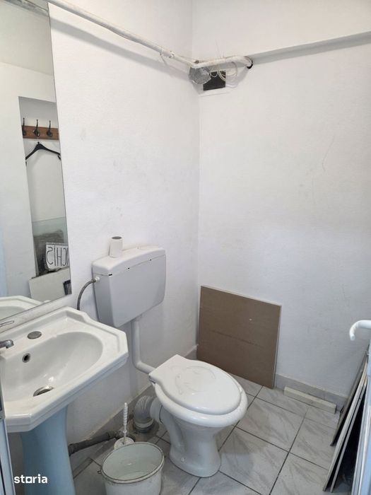 Spațiu Comercial De Inchiriat La Mașniță