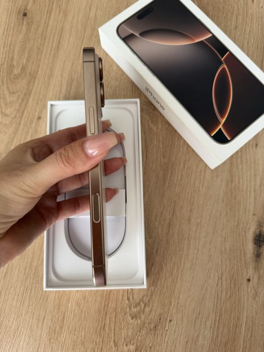iPhone 16 Pro Maks
