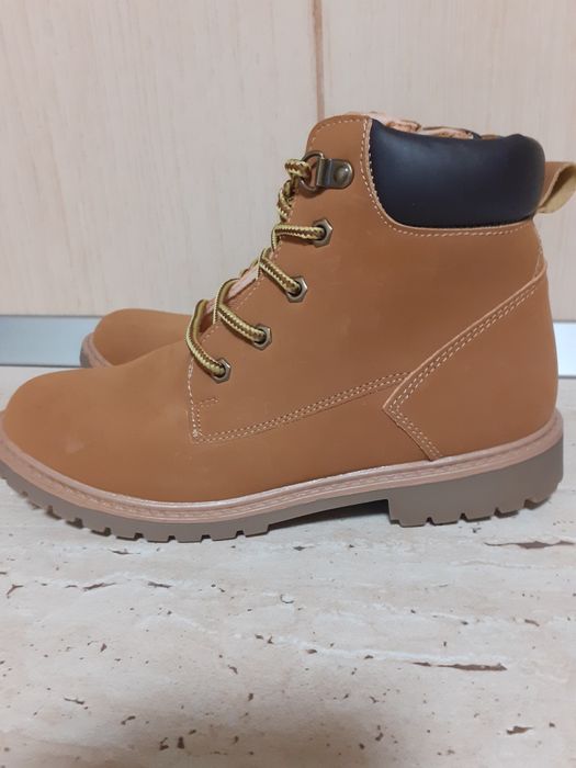 Ghete de piele mărimea 36/37