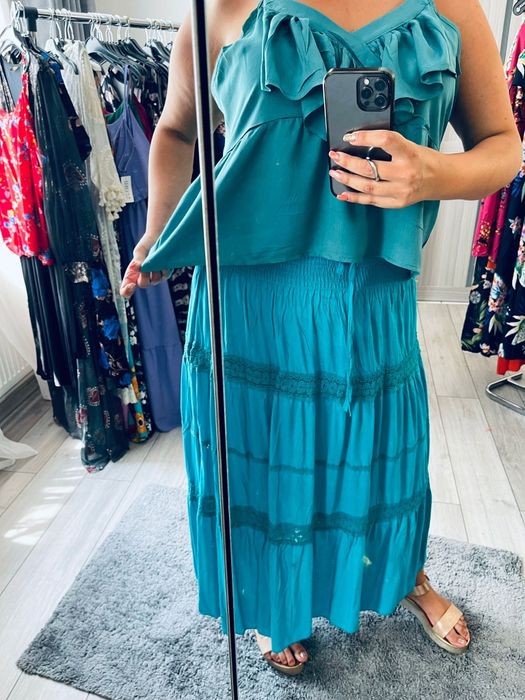 Fuste si bluze vaporoase din vascoza