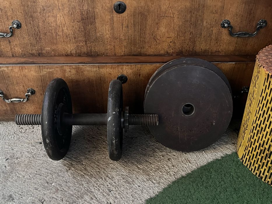 Винтова щанга с чугунени дискове –  30 кг.