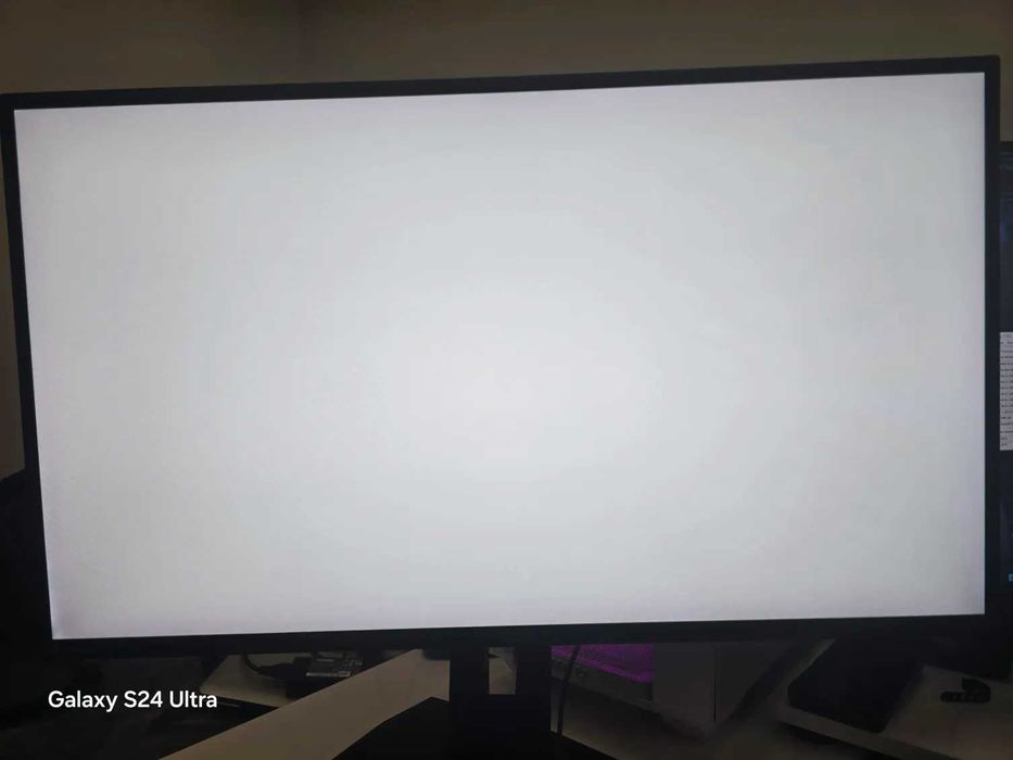 ASUS VG279 – 27" IPS, 144Hz, 1ms – Идеално състояние