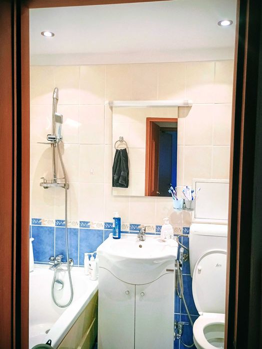 De inchiriat superb apartament cu 3 camere cu boxa subsol-loc parcare