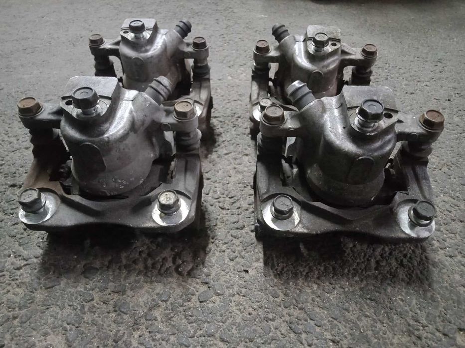 Оригинальный задний суппорт от Toyota Camry