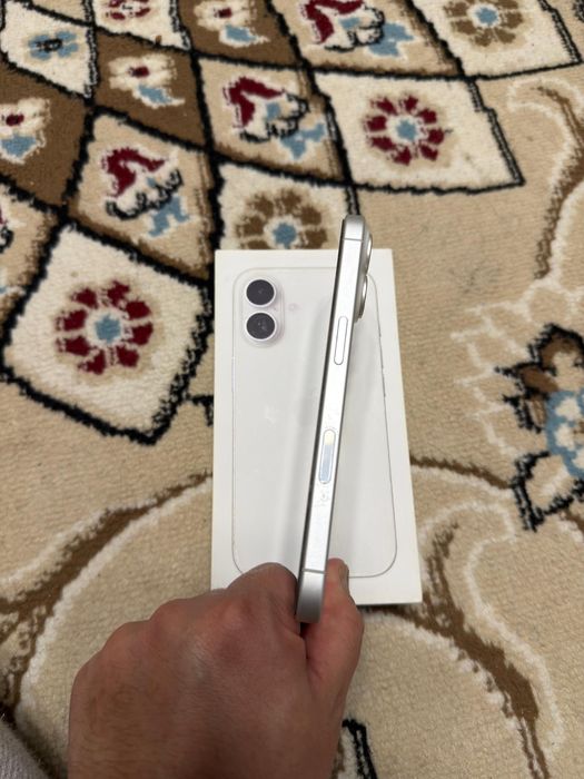 Айфон 16 өзі белый