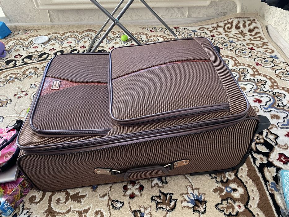 Продам чемодан б/у