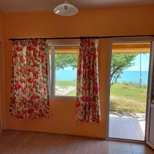 Бунгала на брега на морето