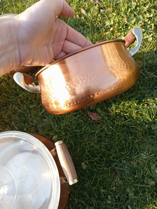 Продам медные кастрюли.