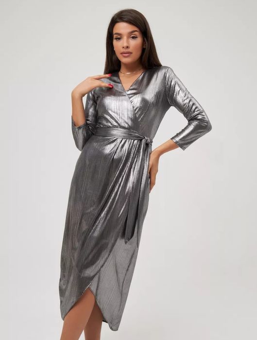 Сереьристое праздничное платье 52 р-р